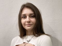 PollyHarvison - female with brown hair and  big tits webcam at LiveJasmin