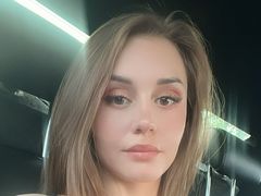 PollyHarvison - female with brown hair and  big tits webcam at LiveJasmin