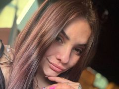 PolukRovka - female with brown hair webcam at LiveJasmin