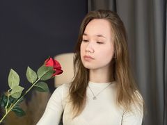 PortiaHartnell - female with brown hair webcam at LiveJasmin