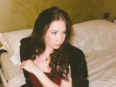 PrettyRaphaella from LiveJasmin