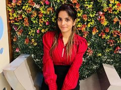 PriyaMehra from LiveJasmin