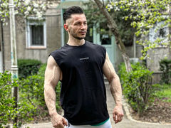 PumpIron - male webcam at LiveJasmin