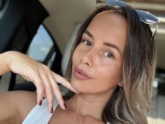 RachelHill - female with brown hair and  big tits webcam at ImLive