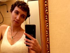 RafaellaTrueLove - female with brown hair and  big tits webcam at LiveJasmin