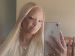 RaissaLily - blond female webcam at LiveJasmin