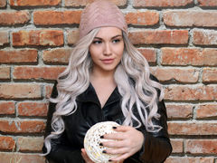 LunatheVampire - female with red hair and  small tits webcam at ImLive