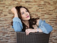 LunatheVampire - female with red hair and  small tits webcam at ImLive