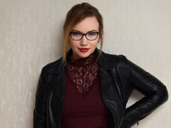 LunatheVampire - female with red hair and  small tits webcam at ImLive