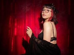 RaveenFox from LiveJasmin