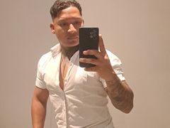 Realescool - male webcam at LiveJasmin