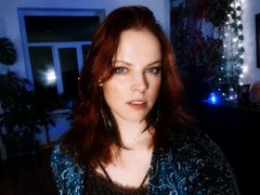 RedEsmerald from LiveJasmin