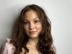 RegenaCrichlow from LiveJasmin