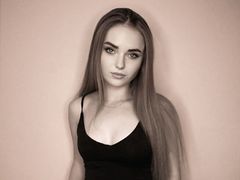 ReginaAndrews - blond female webcam at LiveJasmin