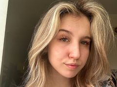 ReginaHaze - blond female with  small tits webcam at LiveJasmin