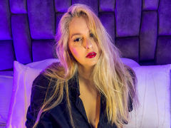 RemiKoch - blond female webcam at LiveJasmin