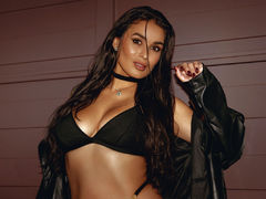 RenataNegrete - female with black hair webcam at LiveJasmin