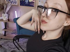 ReynHilld - female with red hair webcam at LiveJasmin