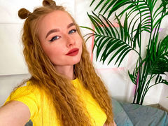 RheaMood - female with red hair webcam at ImLive