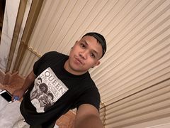 RhonAlvie from LiveJasmin