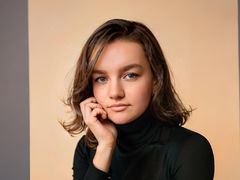 RickieBlais - female with brown hair webcam at LiveJasmin