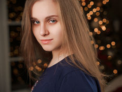 RileyMithcell - female with brown hair webcam at LiveJasmin