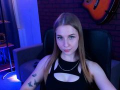 RinaMous - blond female webcam at LiveJasmin