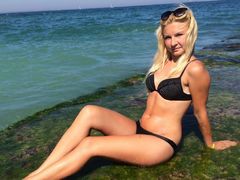 RiveraMaureen - blond female with  big tits webcam at LiveJasmin
