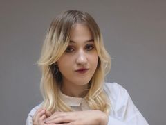 RolluLuna from LiveJasmin