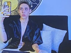 RonCaldas from LiveJasmin