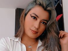 BellaBlue69 from xLoveCam