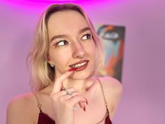 RosaliFox - blond female webcam at LiveJasmin