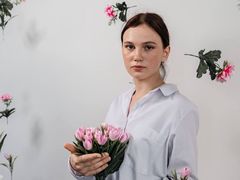 RosalynOgorman - female with brown hair webcam at LiveJasmin