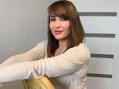 RoseClarke - female with brown hair webcam at LiveJasmin