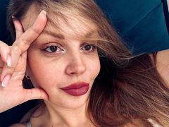 RoseFunday - blond female with  big tits webcam at LiveJasmin