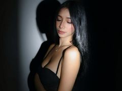 RoselleFauri from LiveJasmin