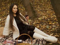 RosettaAbigale - female with brown hair and  big tits webcam at LiveJasmin