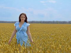 RosettaAbigale - female with brown hair and  big tits webcam at LiveJasmin