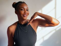 RosiePowell - female with black hair webcam at LiveJasmin