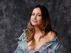 RosieWilliamss - blond female with  big tits webcam at LiveJasmin