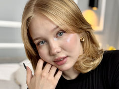 RousLine from LiveJasmin