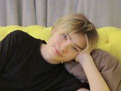 RowanScarlett from LiveJasmin