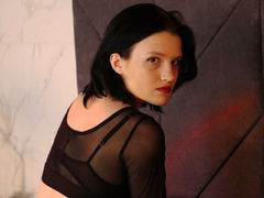RowenBenson - female with black hair webcam at LiveJasmin
