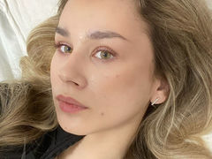 RoxanePoire from LiveJasmin