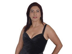 RosieFoxx - female with black hair webcam at xLoveCam