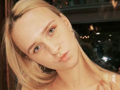 RoxyFoxis - blond female webcam at LiveJasmin