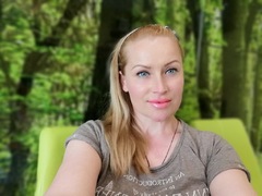 divaroxy2019 - blond female with  big tits webcam at ImLive