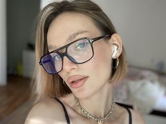 RozeEyez from LiveJasmin