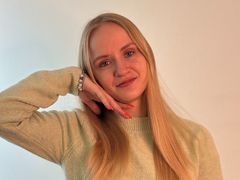 RozellaHelmuth from LiveJasmin