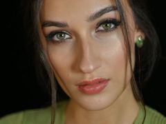 RuthCilek - female with brown hair webcam at LiveJasmin